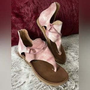Pink tie-dye canvas - zip back - flip-flop sandal - 9.5